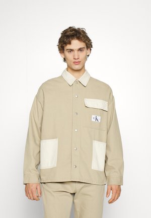 Calvin Klein Jeans OVERSIZED UTILITY - Camicia - neutral denim