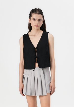 TIE FRONT VEST - Top - true black