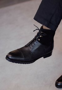 Finsbury GRAHAMS - Korte laarzen - noir