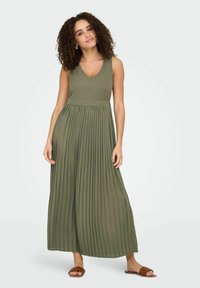 ONLY PLISSIERTES ONLALMA LANGES - Robe longue - khaki