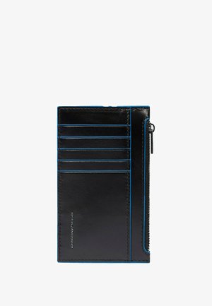 Portafoglio in pelle nera con cuciture blu, dotato di diversi scomparti per carte e una tasca laterale con cerniera per monete o piccoli oggetti.