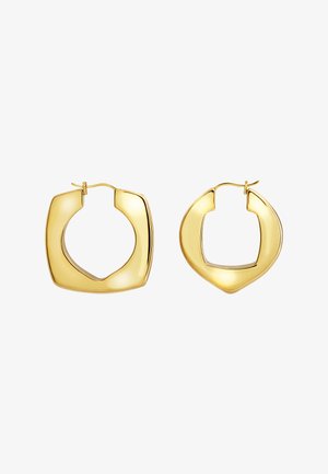 Guldtonede hoops ørestikker med en firkantet og en rund form, glat overflade med poleret finish, letvægtsdesign.