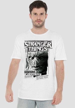 STRANGER THINGS NEWSPAPER VECNA - Print T-shirt - white