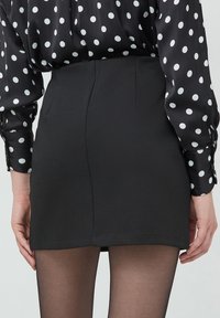 Terranova CON SPACCO - Minigonna - nero