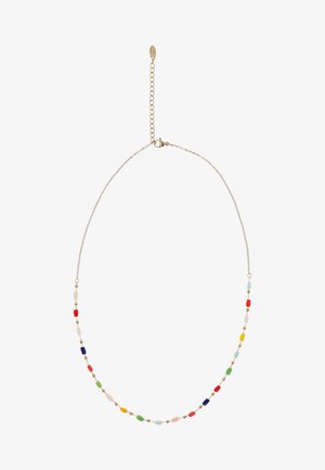 Colier delicat din lanț de aur cu mărgele mici, dreptunghiulare, în roșu, verde, albastru, galben, roz, alb și albastru deschis, distribuite uniform pe jumătatea inferioară.