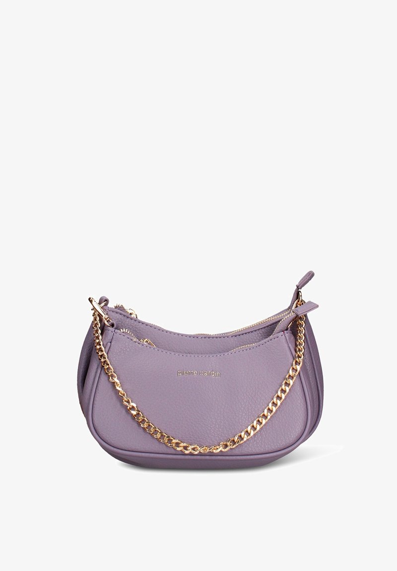 Borsa a tracolla in pelle viola con forma curva, tracolla a catena dorata e chiusura con cerniera. Texture liscia e logo discreto impresso sul davanti.