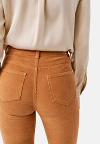 Caroll Pantalon classique - camel