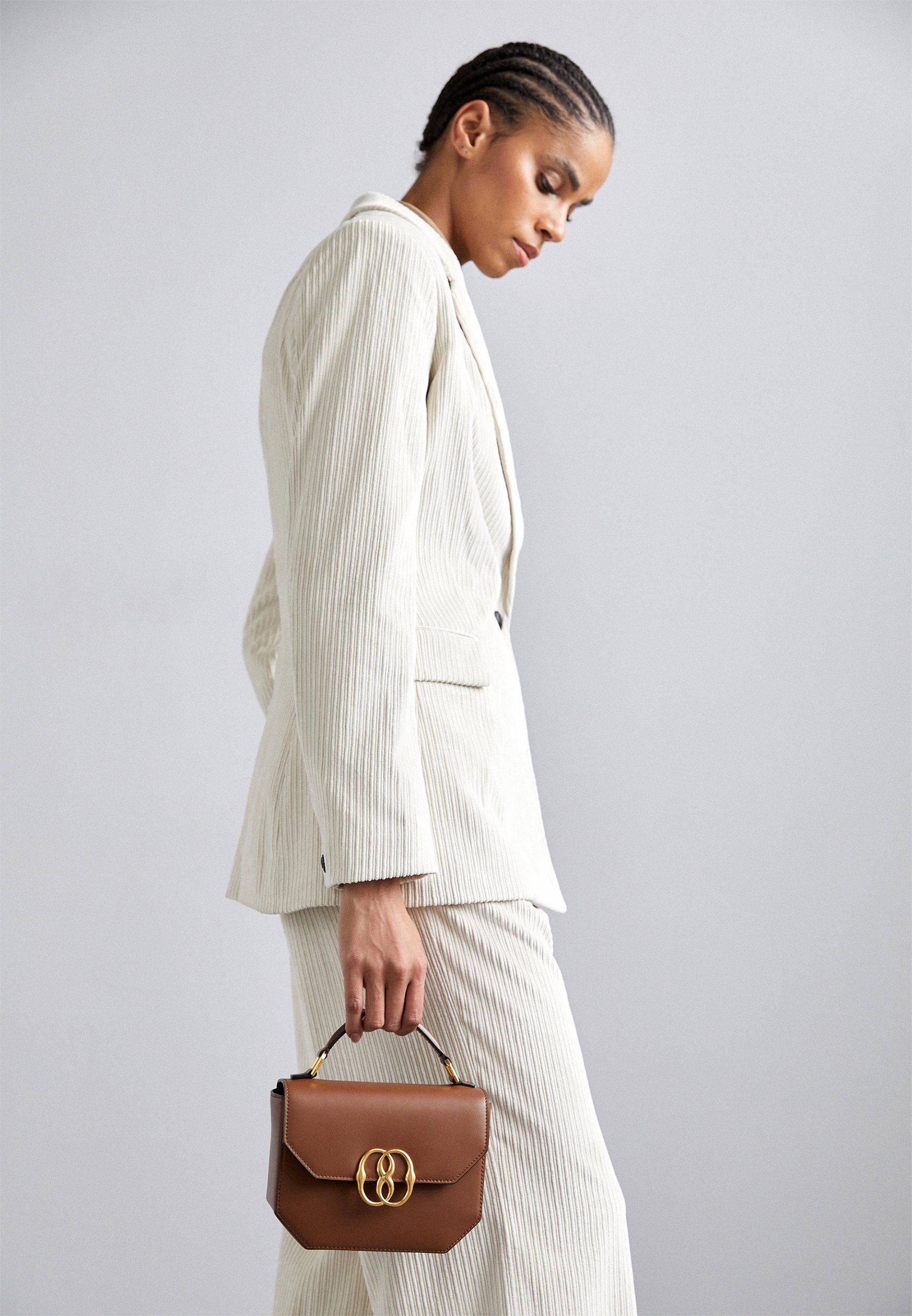 【送料&関税込】Bally Emblem Folio Leather Shoulder Bag Bally Emblem Folio Shoulder Bag Bone | Rustan's