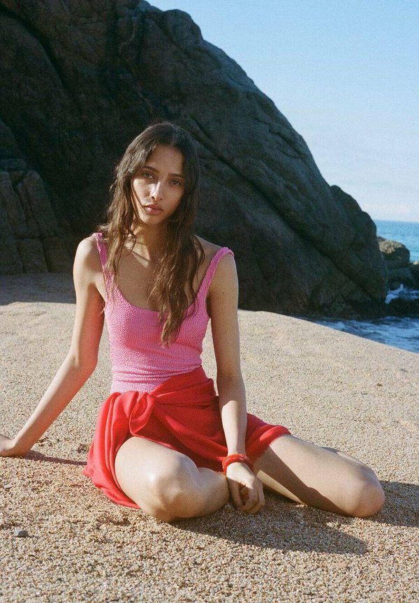 GETEXTUREERD - Swimsuit3