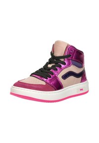 Hoge sneakers met een gemengd materiaalontwerp. Heeft glanzende roze en paarse accenten, zwarte veters en een witte rubberen zool met roze details.