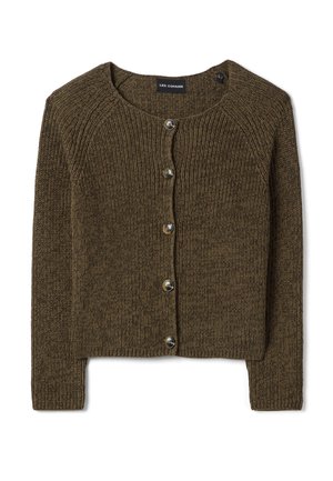 Cárdigan de punto marrón con mangas largas, cinco botones delanteros, cuello redondo y textura acanalada, etiquetado como "LES COPAINS."