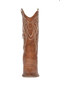 Botas de cowboy de cuero marrón con costuras decorativas blancas, puntera puntiaguda y un caña alta con un diseño recortado y tiradores.