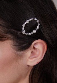 OVAL FLOWER BARRETTE - Hair styling accessory - silver-coloured