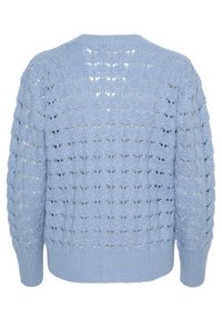Hellblauer Strickpullover mit einem Lochmuster, rundem Ausschnitt sowie gerippten Bündchen und Saum. Strukturiertes Design mit luftigen Details.