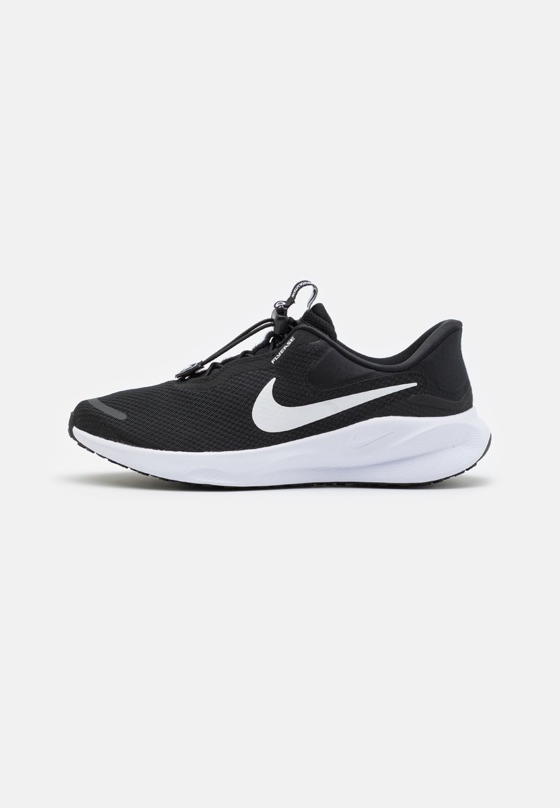 Nike Performance REVOLUTION 7 EASYON - Tenisice za cestovno trčanje - black/white