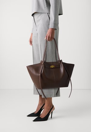 Gina Tricot LONG STRAP BAG - Geantă de pânză - dark brown