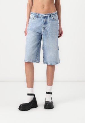 PCSELMA WIDE  - Jeans Shorts - light blue denim