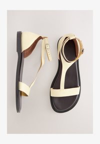 Valitud, buttermilk yellow leather