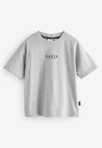 T-shirt grigio a maniche corte in cotone, con scollo a girocollo e logo stampato centrale "BAKER" in nero. L'orlo presenta delle spaccature laterali.