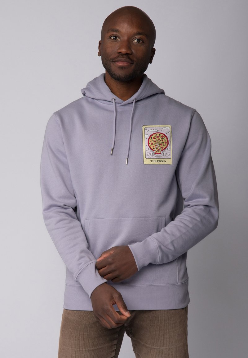 Grijze hoodie met een voorzak, met een kleurrijke pizzagrafiek op het linkerbovenbreast. Zacht materiaal en standaard pasvorm.