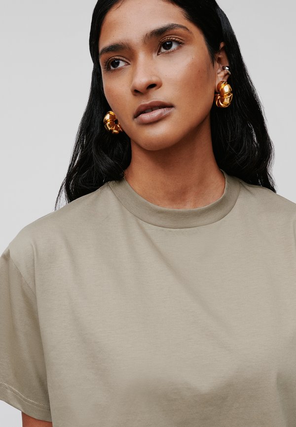 KYLA - Basic T-shirt - khaki3