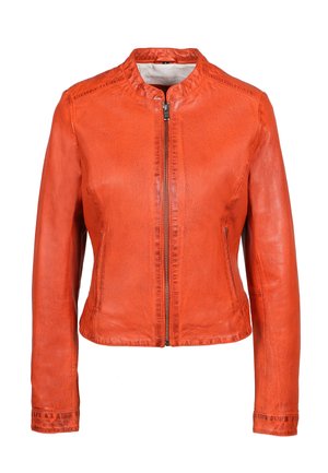 Oranje leren jack met een kraagloos ontwerp, een ritssluiting aan de voorkant en lange mouwen. Kenmerkt zich door een gladde textuur en een getailleerd silhouet.