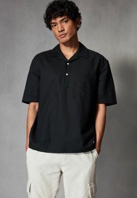 Next SHORT SLEEVE - Ing - black