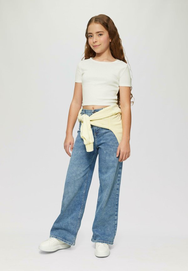 VERKÜRZTES IM SLIM FIT - T-Shirt basic - weiß