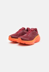 Saucony GUIDE 17 - Scarpe da corsa su strada - currant/pepper