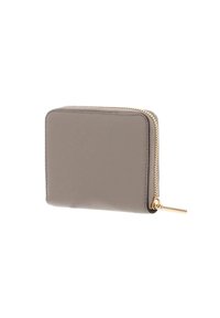 Portafoglio compatto in pelle taupe con cerniera dorata e linguetta orizzontale, mostrato chiuso su sfondo bianco.