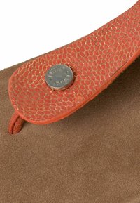 s.Oliver Sandaler m/ tåsplit - coral comb