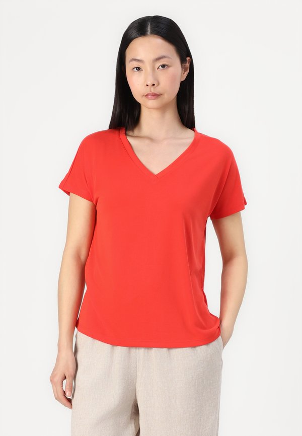 FENYA V NECK TEE - Basic T-shirt - flame scarlet4