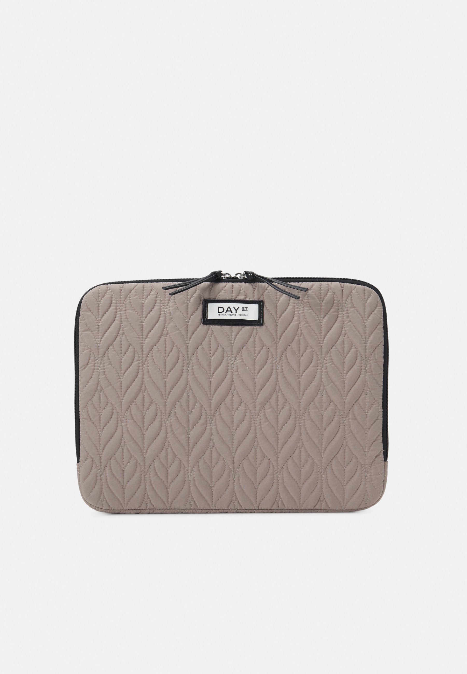 day gweneth folder 13