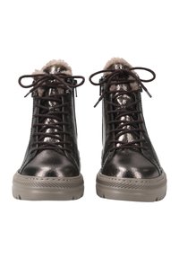 Botines de cordones en material sintético marrón metálico oscuro, con un acabado texturizado, forro de felpa y suela de goma beige.