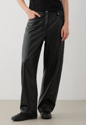 Calvin Klein Jeans, EXCLUSIVE BARREL LEG TROUSERS FAUX LEATHER - Панталони - black