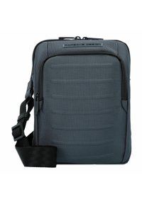 Borsa a tracolla in tessuto grigio con strisce decorative orizzontali, chiusura con zip superiore, tracolla regolabile e targhetta con logo nella parte superiore.
