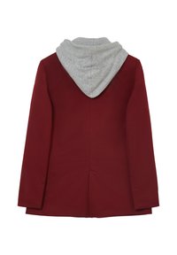 Burgunderfarbener Mantel mit grauem Kapuzen, maßgeschneidertem Design, glatter Textur und minimalistischen Nähdetails auf dem Rücken.