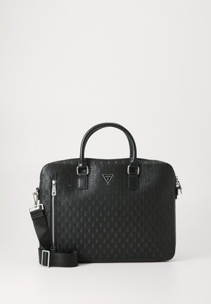 Sort håndtaske med et tekstureret mønster, dobbelte håndtag og en aftagelig skulderrem. Har en lynlås lukning og et præget logo.