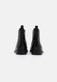 Vagabond Botines - black