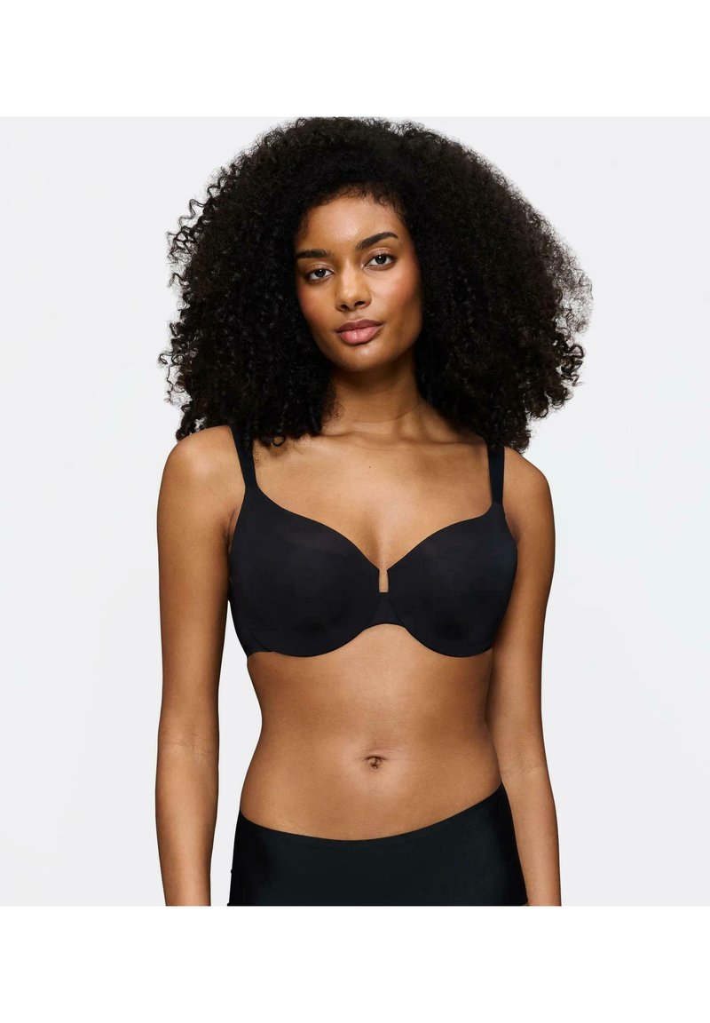 Soutien-gorge noir avec bonnets moulés, bretelles ajustables et un subtil détail de découpe au centre. Texture lisse et design sans coutures pour un look minimal.