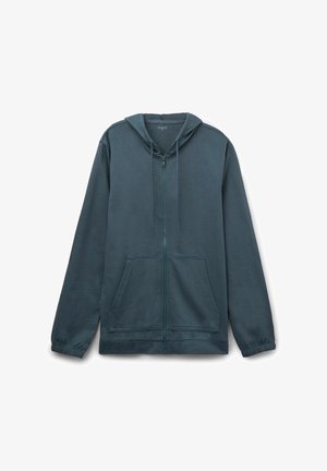 Niebiesko-zielona bluza z zamkiem błyskawicznym, z kieszeniami z przodu, kapturem ze sznurkiem i elastycznymi mankietami, leżąca na białym tle.