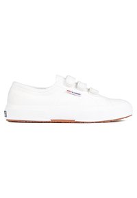 Sneakers bianchi in tela con strap in velcro, tomaia testurizzata, suola in gomma e suola esterna in gomma a contrasto. Accenti di logo rosso e blu sui lati.