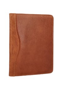 Carpeta de cuero marrón con superficie texturizada, que presenta un diseño de borde ondulado y costuras visibles a lo largo de los bordes. Se muestra en posición cerrada.