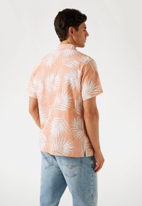 Guess Camicia - blumenmuster orange