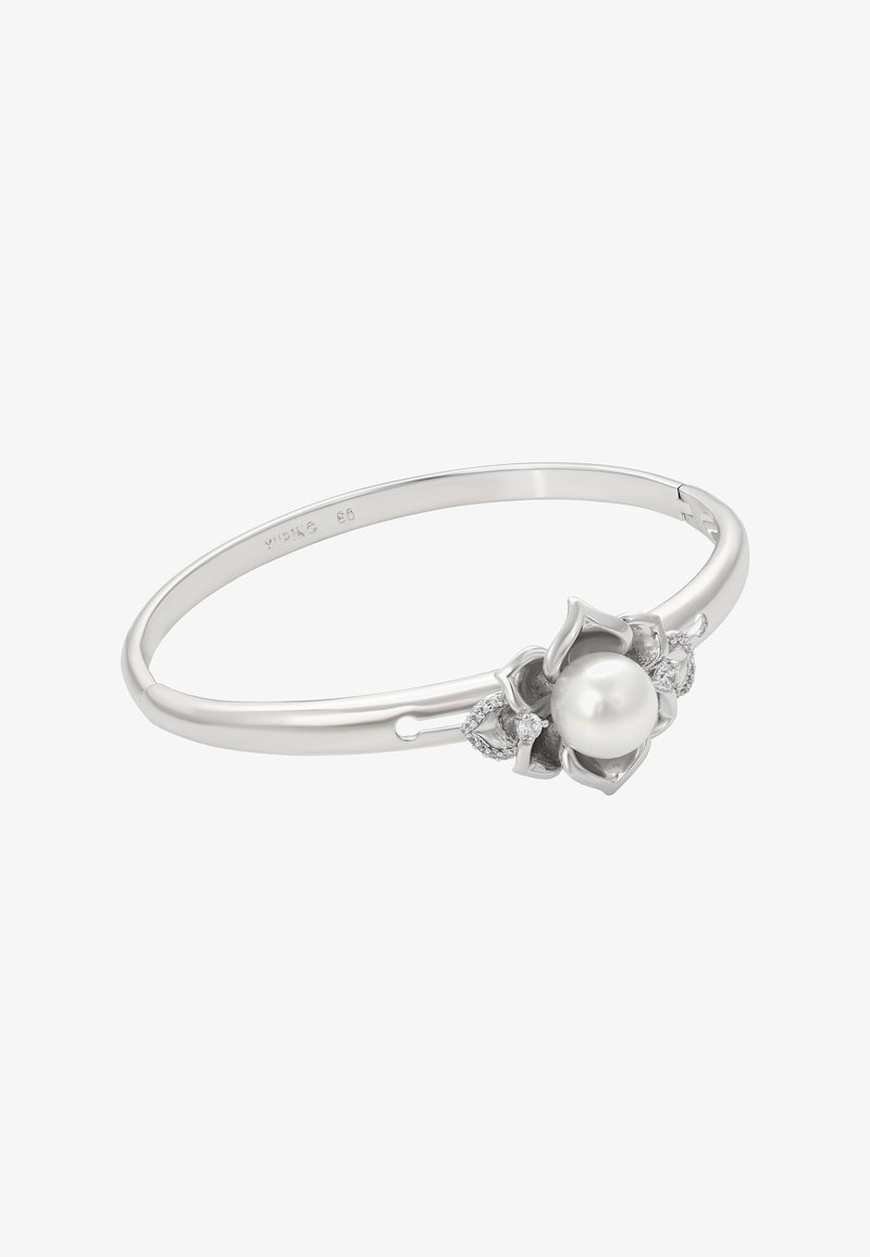 Bracciale in argento con una perla tonda al centro, circondata da un design floreale con dettagli in diamante, finitura liscia e lucida.
