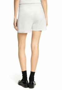 FALKE Short - white