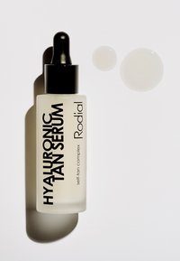 Rodial HYALURONIC TAN DROPS - Selbstbräuner