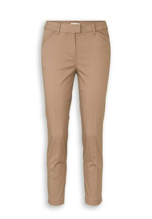 Pantalon beige ajusté avec poches avant, passants pour ceinture et fermeture avant dissimulée, présenté sur un fond blanc.