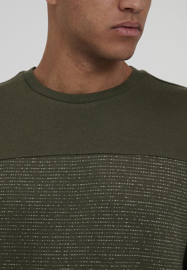 BHTok - Sweatshirt - deep depths3