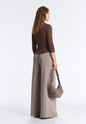 OYSHO RIB LONG-SLEEVE - Langærmet T-shirt - mottled brown